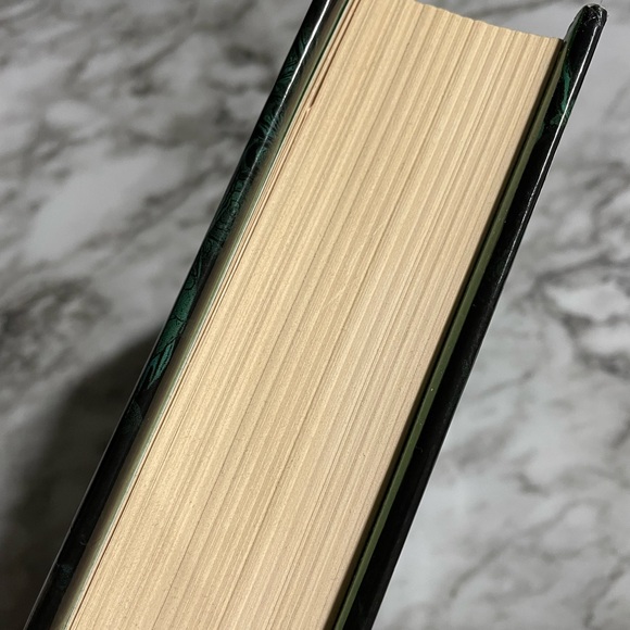 Jade City by Fonda Lee Hardcover First edition - Picture 3 of 14